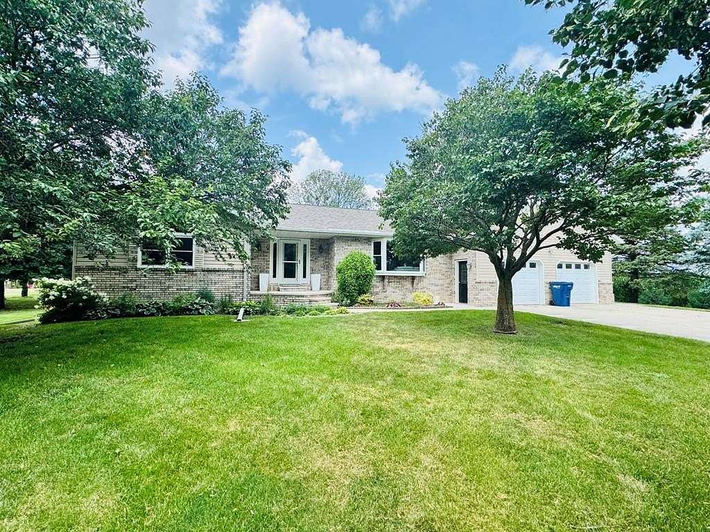 2 Acres of Land with Home for Sale in Algona, Iowa