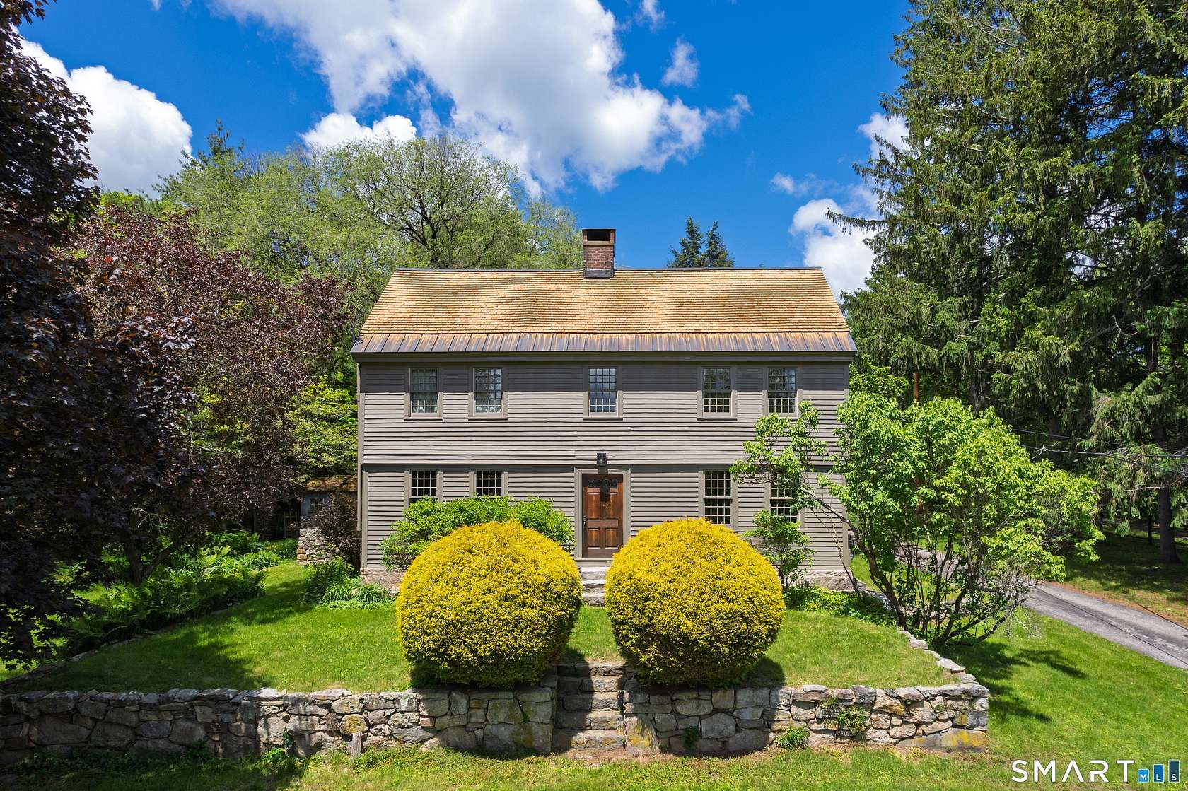 5.19 Acres of Land with Home for Sale in Woodbury, Connecticut