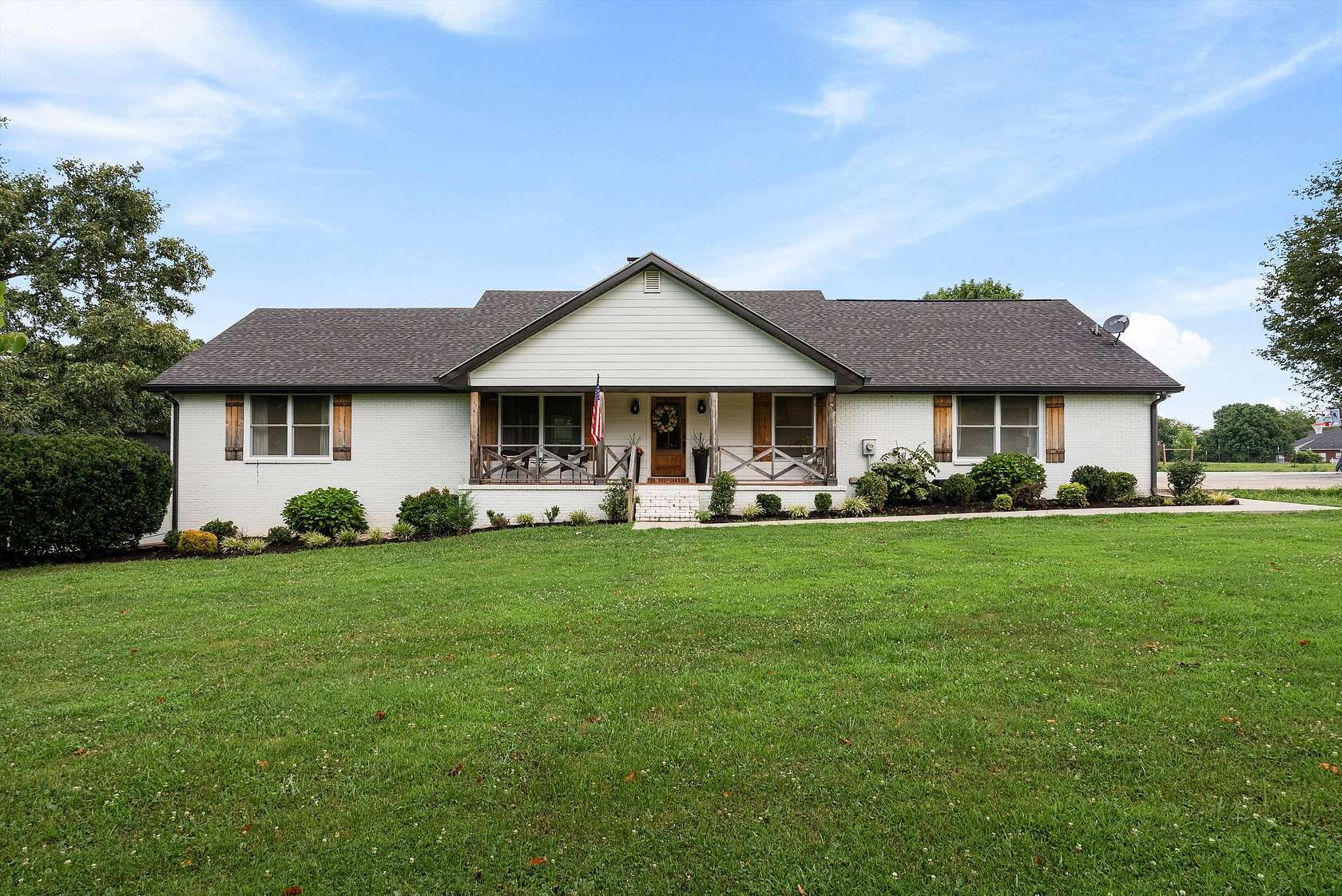 5 Acres of Land with Home for Sale in Cottontown, Tennessee