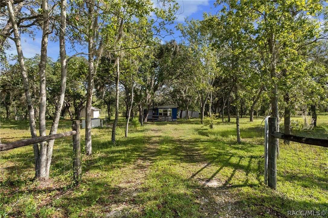 2.52 Acres of Land with Home for Sale in Lecanto, Florida