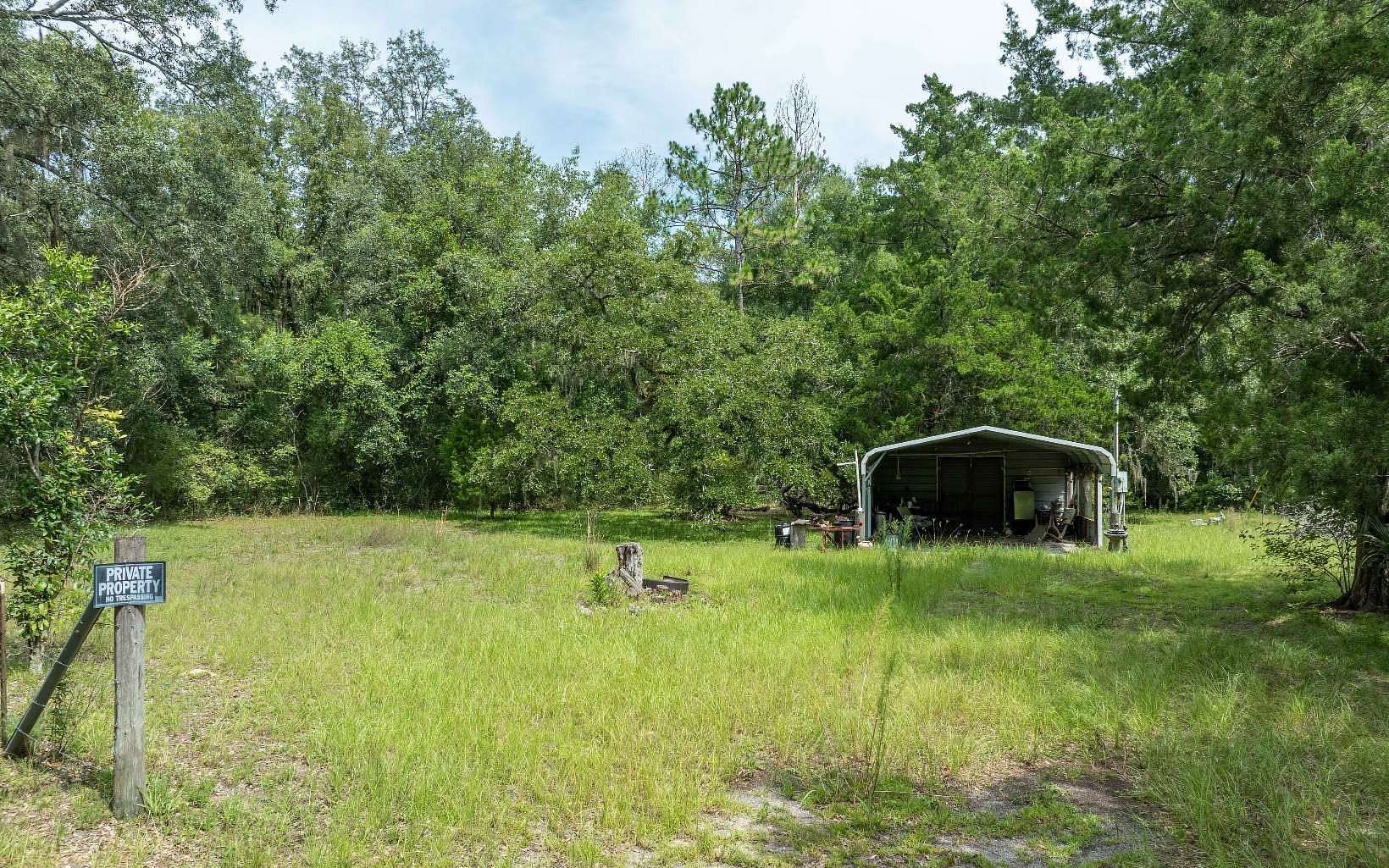 0.86 Acres of Residential Land for Sale in Branford, Florida