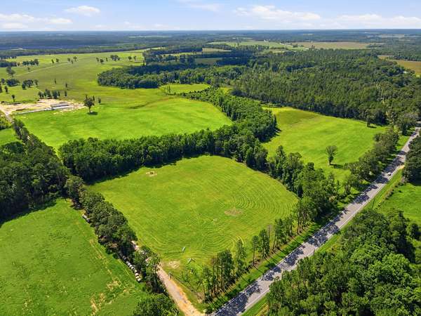 520 Acres of Land for Sale in DeFuniak Springs, Florida