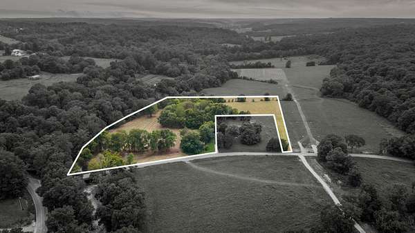 7 Acres of Residential Land for Sale in Dickson, Tennessee