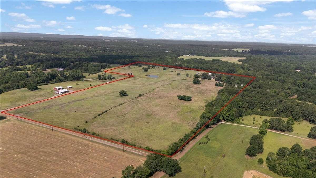 52 Acres of Agricultural Land with Home for Sale in Chandler, Texas