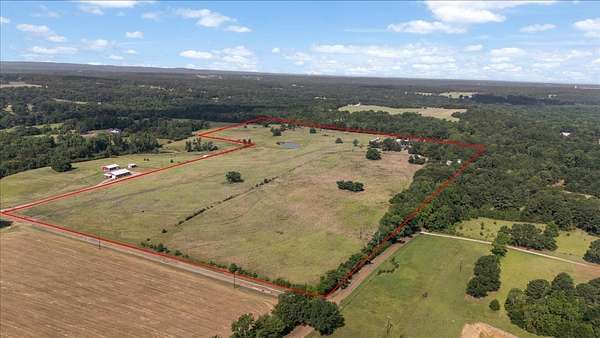 52 Acres of Agricultural Land with Home for Sale in Chandler, Texas
