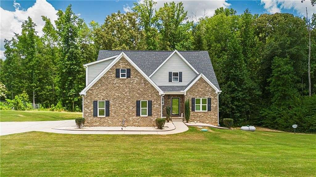 89.8 Acres of Recreational Land with Home for Sale in Hampton, Georgia
