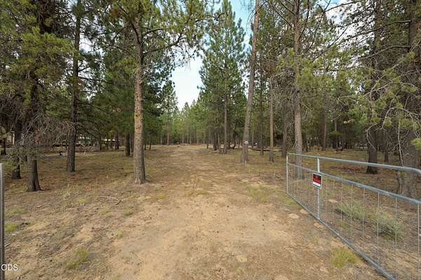 1.12 Acres of Residential Land for Sale in La Pine, Oregon