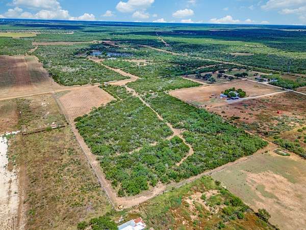 236 Acres of Land for Sale in Charlotte, Texas