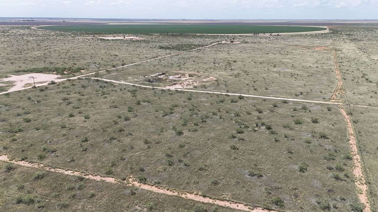 44.3 Acres of Recreational & Residential Land for Sale in Seminole, Texas