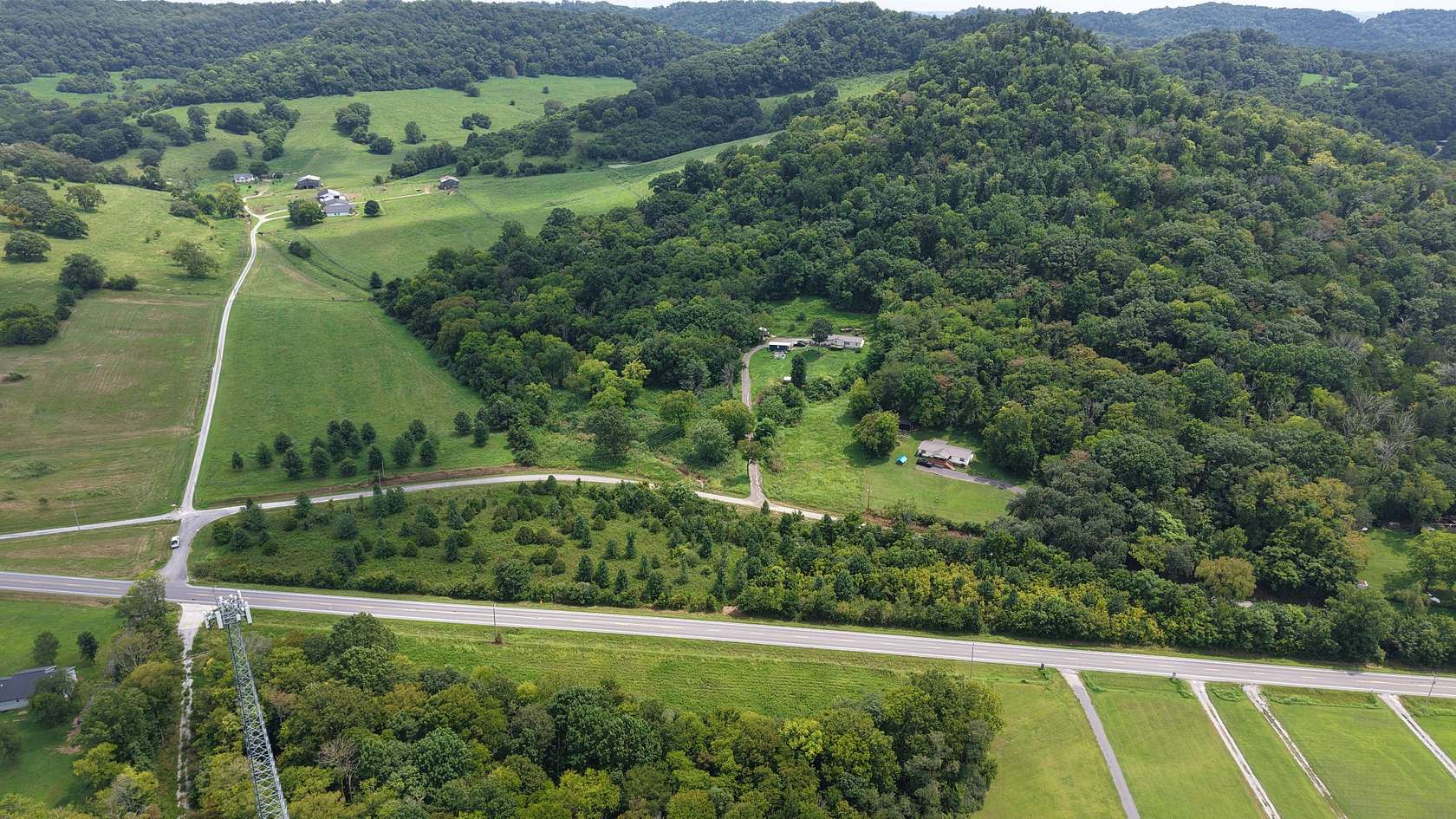 4 Acres of Residential Land for Sale in Hartsville, Tennessee