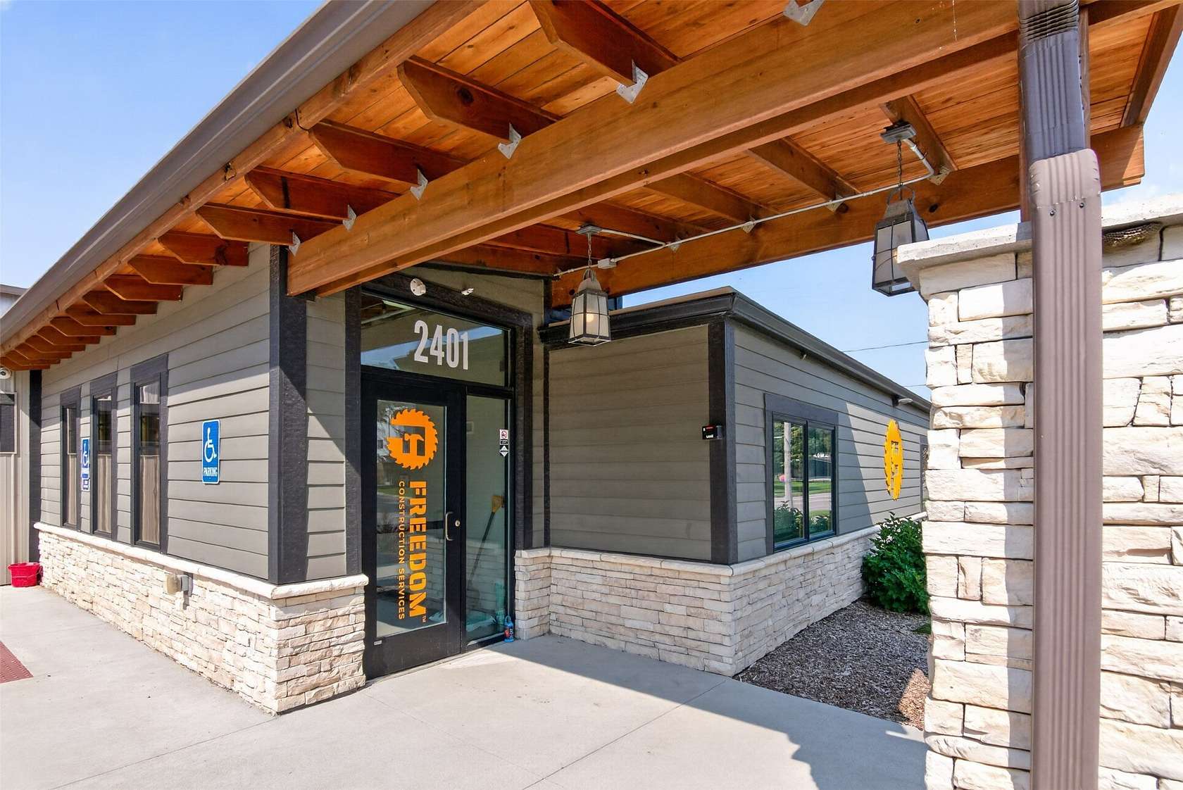 1.86 Acres of Commercial Land for Sale in Des Moines, Iowa