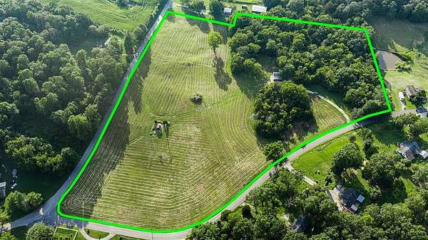 14.7 Acres of Recreational & Residential Land for Sale in Bowling Green, Kentucky