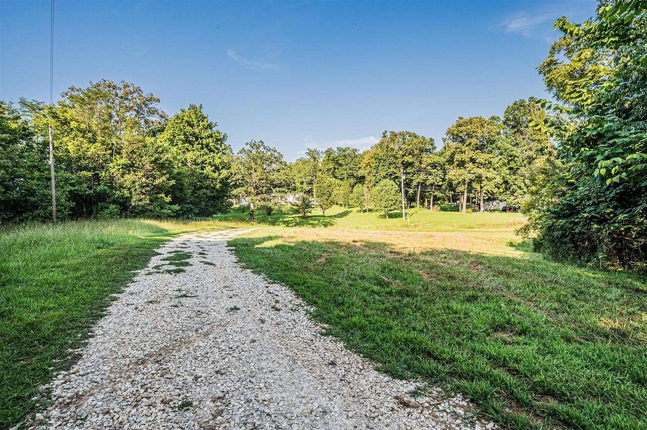 10.4 Acres of Recreational & Residential Land for Sale in Bowling Green, Kentucky