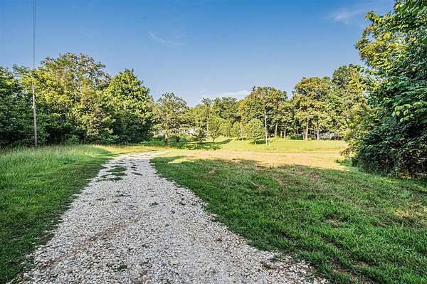 10.4 Acres of Recreational & Residential Land for Sale in Bowling Green, Kentucky