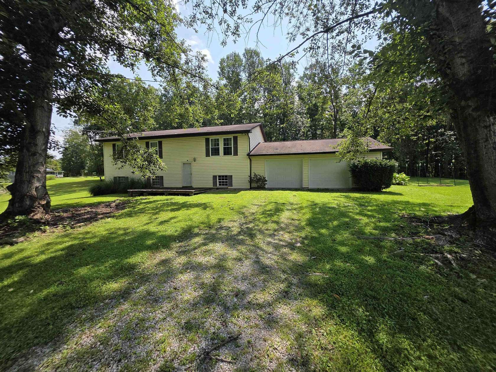 3.1 Acres of Land with Home for Sale in Charleston, West Virginia
