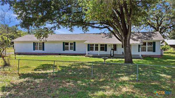13.4 Acres of Land with Home for Sale in Seguin, Texas