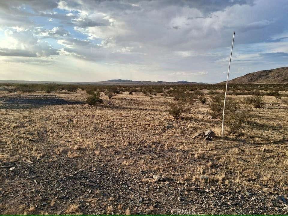2.5 Acres of Land for Sale in Helendale, California