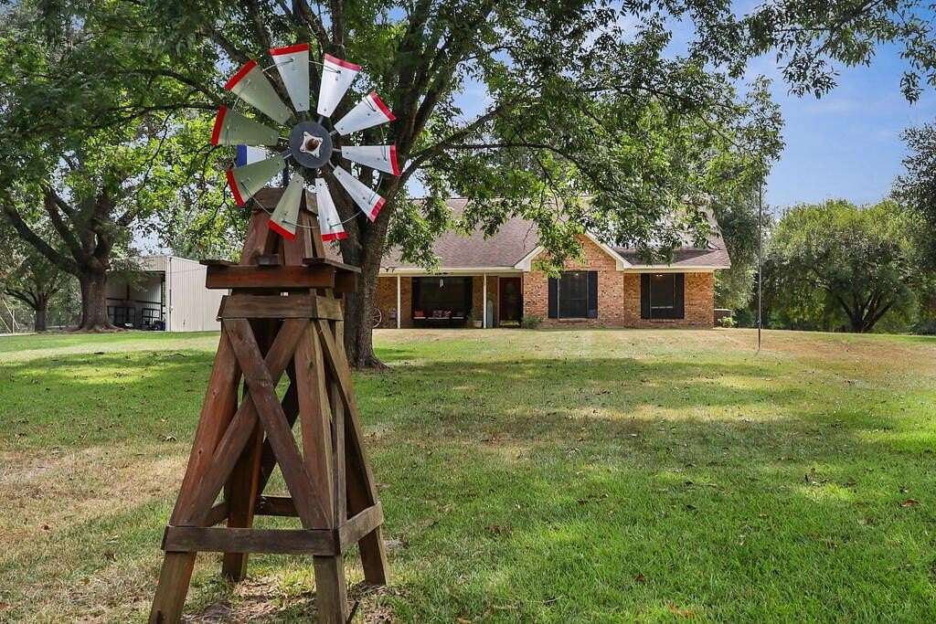 3.19 Acres of Land with Home for Sale in Lufkin, Texas