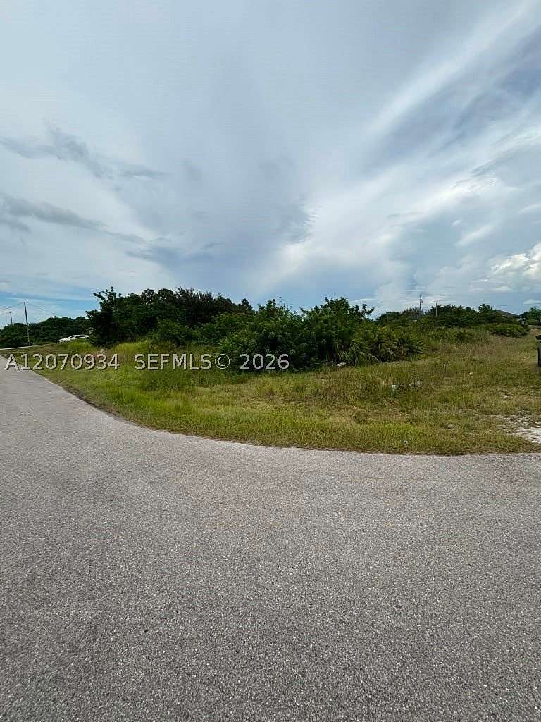 0.25 Acres of Residential Land for Sale in Lehigh Acres, Florida