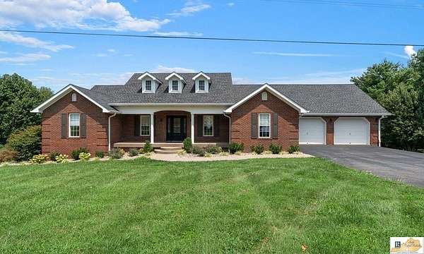 17 Acres of Land with Home for Sale in Glasgow, Kentucky