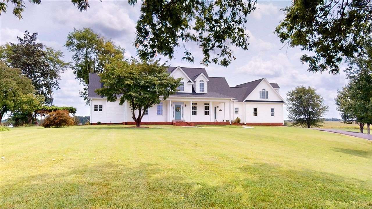 5 Acres of Land with Home for Sale in Bowling Green, Kentucky