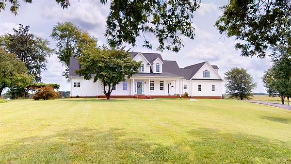 5 Acres of Land with Home for Sale in Bowling Green, Kentucky