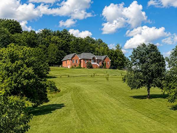 20.9 Acres of Land with Home for Sale in Bethpage, Tennessee