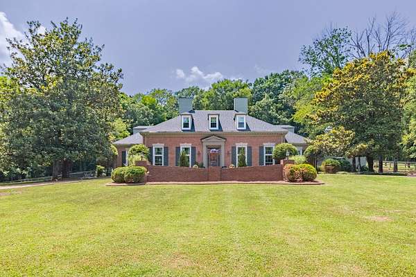 4.7 Acres of Land with Home for Sale in Lewisburg, Tennessee