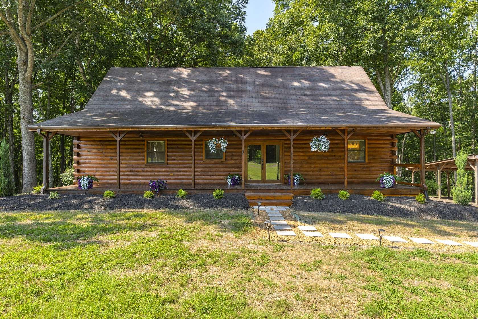 5 Acres of Land with Home for Sale in Cumberland City, Tennessee