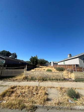 0.13 Acres of Residential Land for Sale in Taft, California