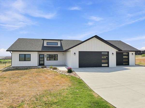 2.59 Acres of Land with Home for Sale in Belle Fourche, South Dakota