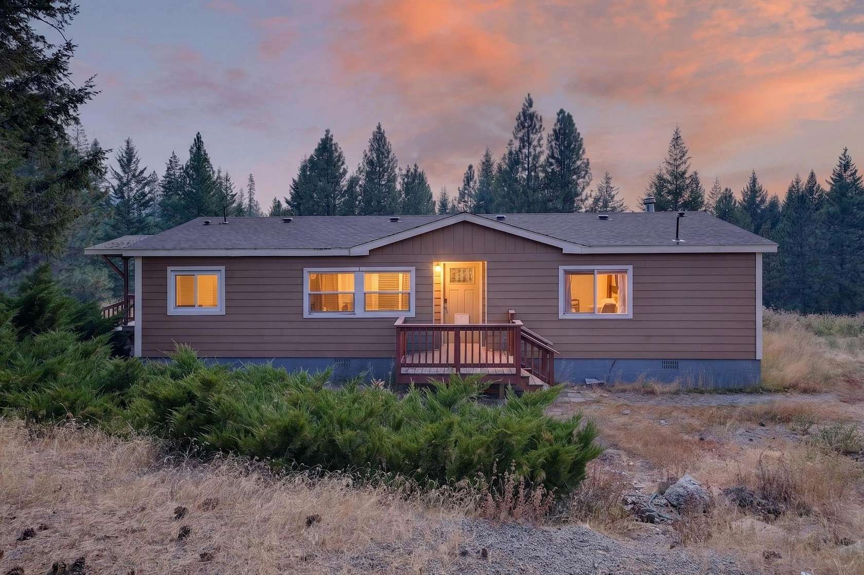 10 Acres of Land with Home for Sale in Mead, Washington
