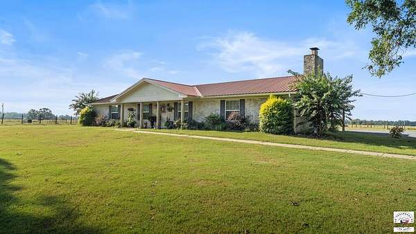 20 Acres of Agricultural Land with Home for Sale in Ashdown, Arkansas