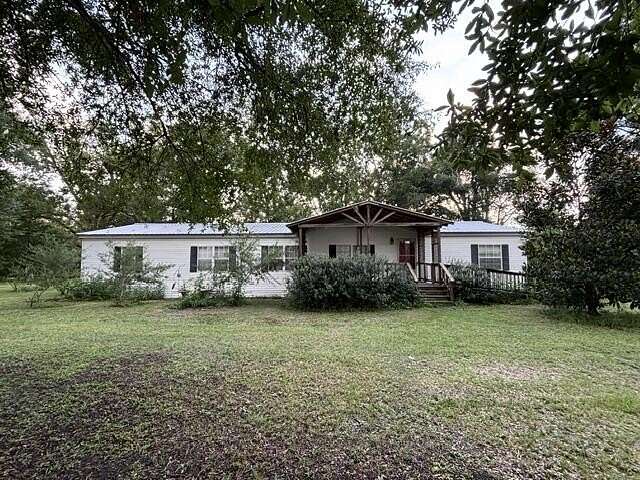 4.42 Acres of Land with Home for Sale in Trenton, Florida