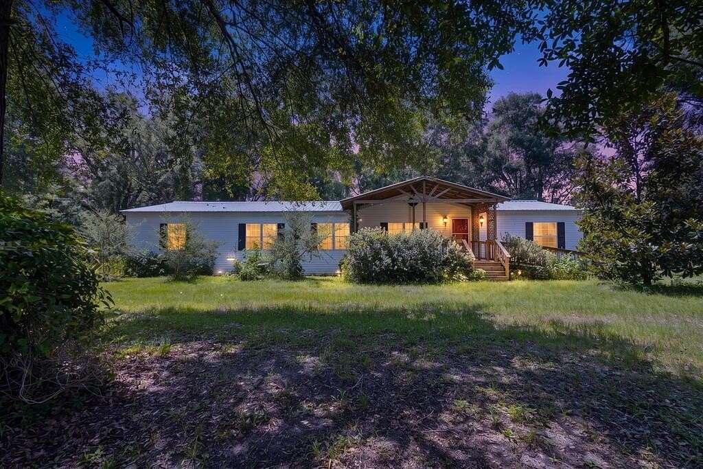 4.42 Acres of Land with Home for Sale in Trenton, Florida
