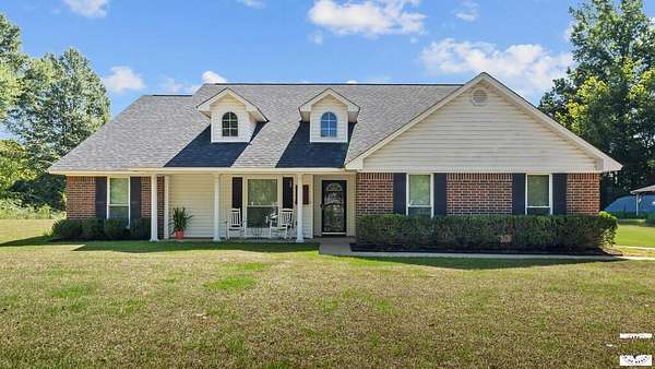 2 Acres of Land with Home for Sale in Texarkana, Arkansas