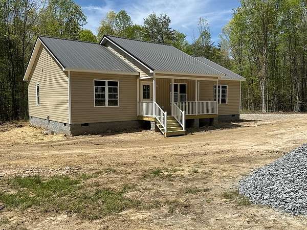 2.9 Acres of Land with Home for Sale in Farmville, Virginia