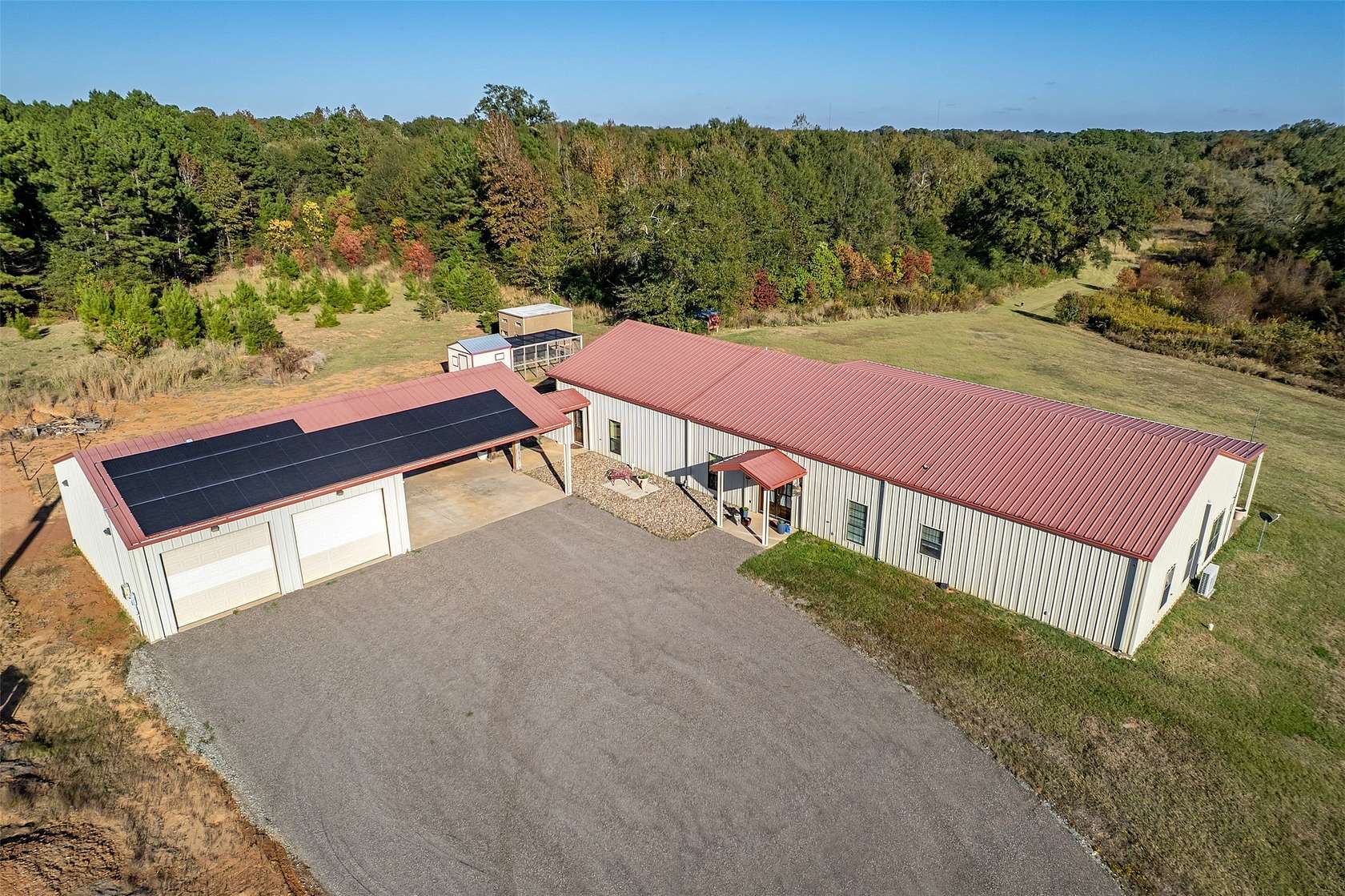 19.2 Acres of Land with Home for Sale in Kilgore, Texas