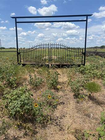 10.1 Acres of Land for Sale in Krum, Texas