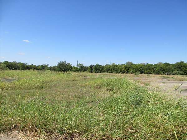 4.21 Acres of Mixed-Use Land for Sale in Marlin, Texas