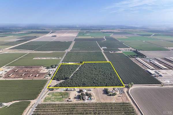 36 Acres of Agricultural Land with Home for Sale in Hanford, California