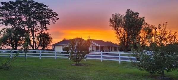 25 Acres of Land with Home for Sale in Mountain Grove, Missouri