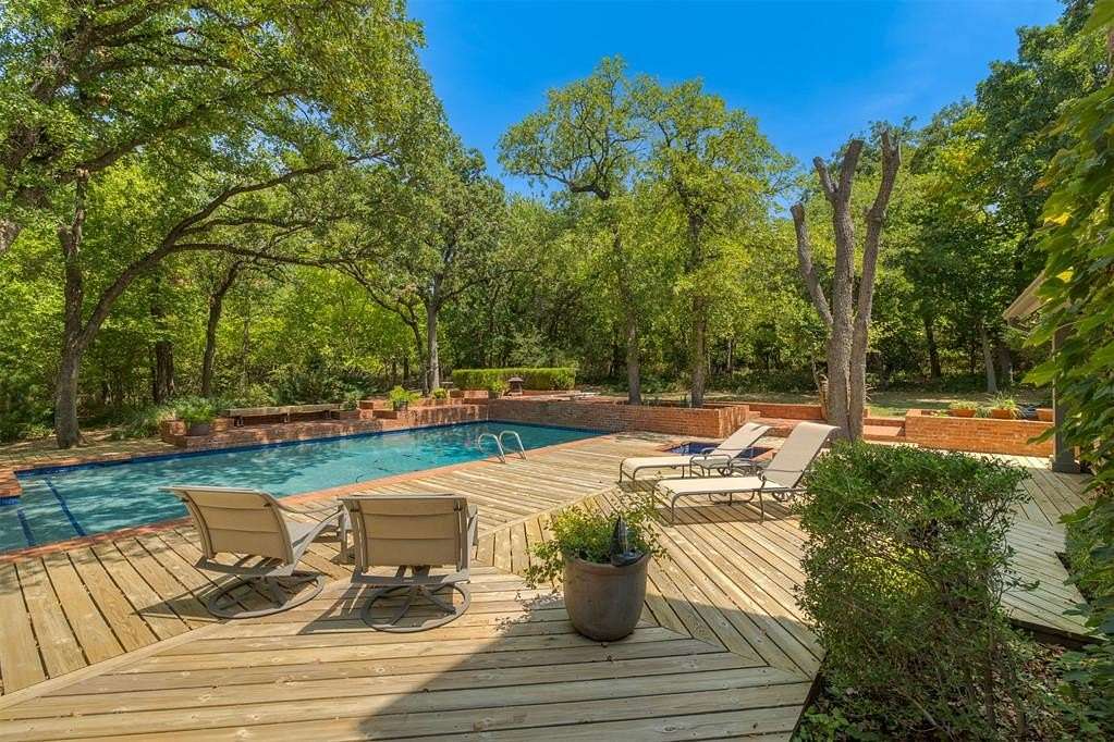 2.8 Acres of Land with Home for Sale in Edmond, Oklahoma
