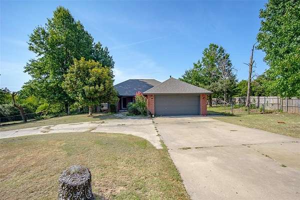 1.76 Acres of Land with Home for Sale in Choctaw, Oklahoma