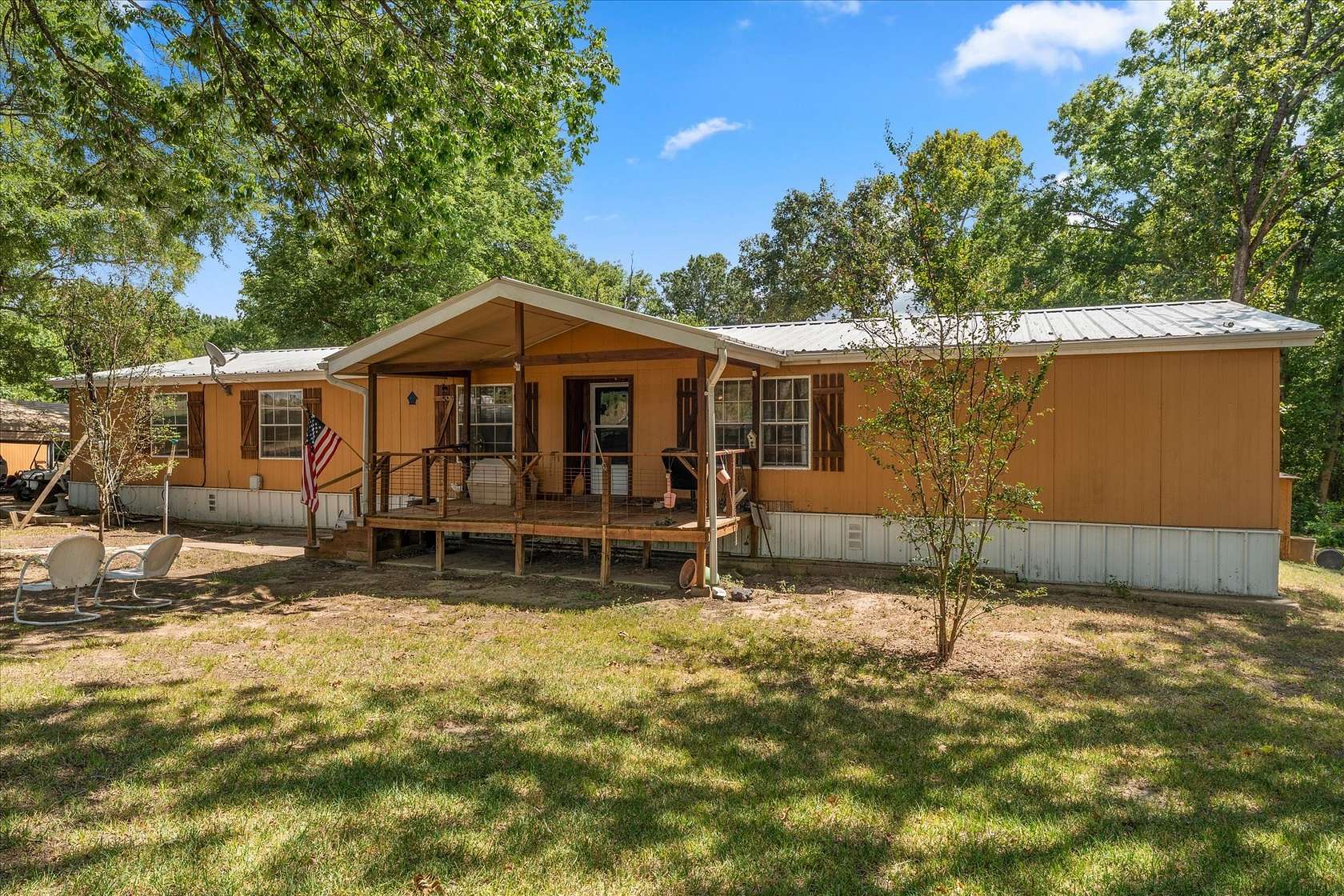 2.65 Acres of Land with Home for Sale in Athens, Texas