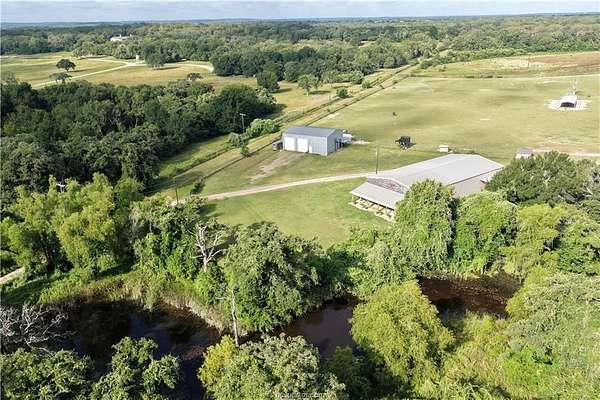 12 Acres of Improved Mixed-Use Land for Sale in Gause, Texas