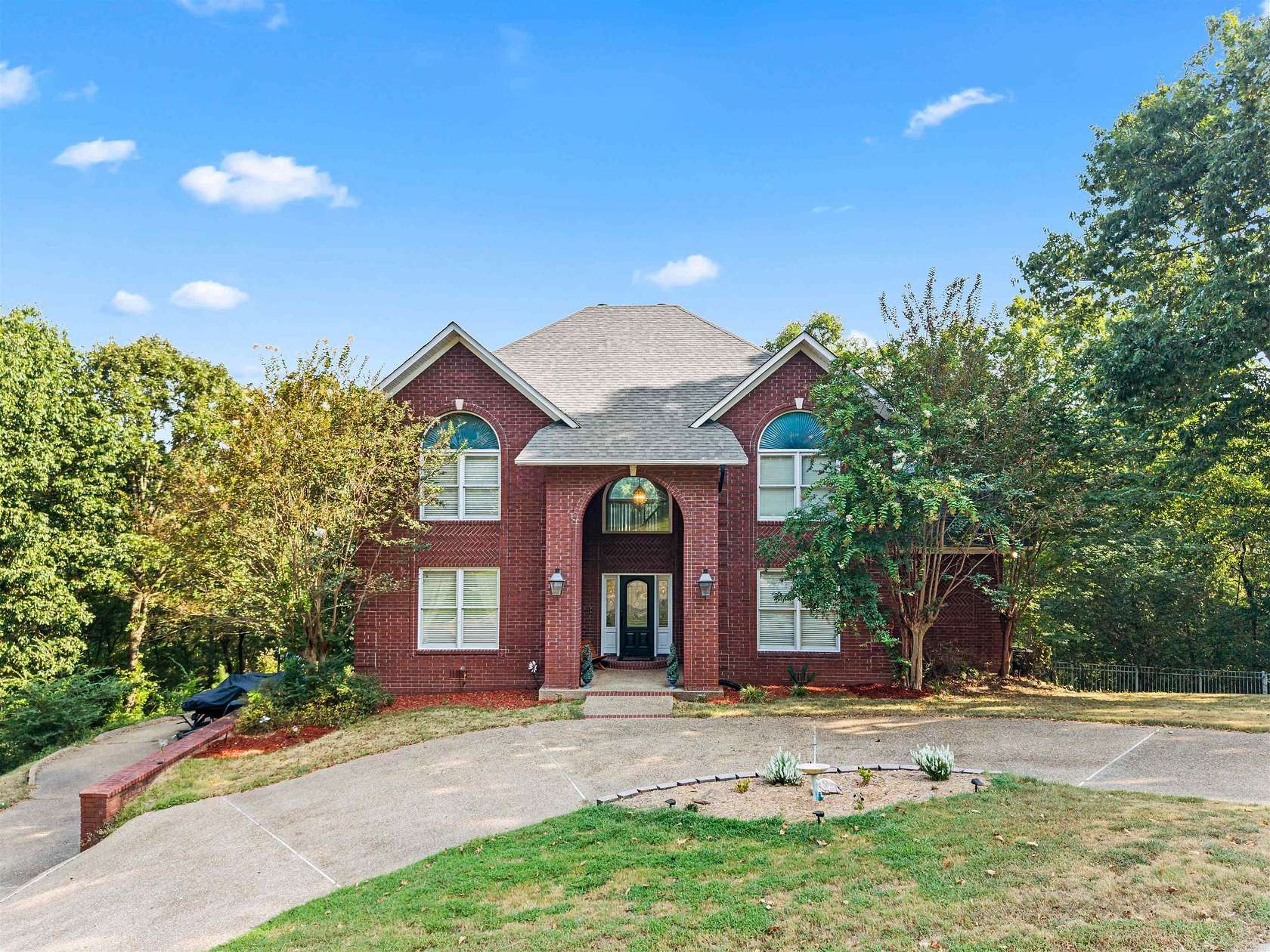 1.72 Acres of Land with Home for Sale in Hot Springs, Arkansas