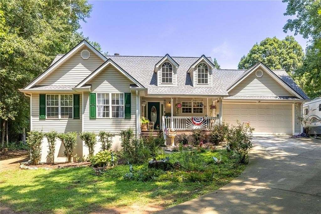 1.52 Acres of Land with Home for Sale in Jefferson, Georgia