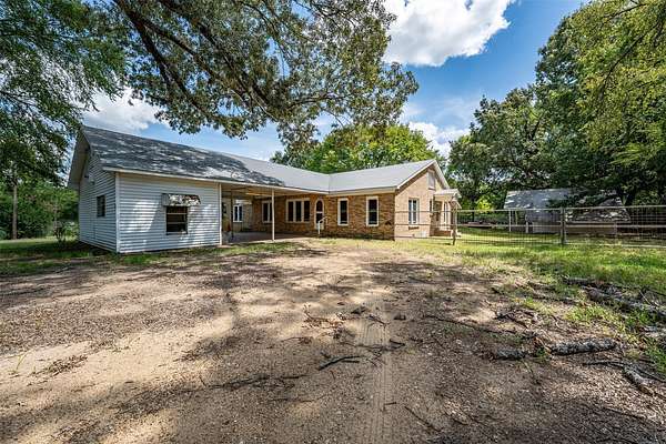 5.27 Acres of Land with Home for Sale in Athens, Texas