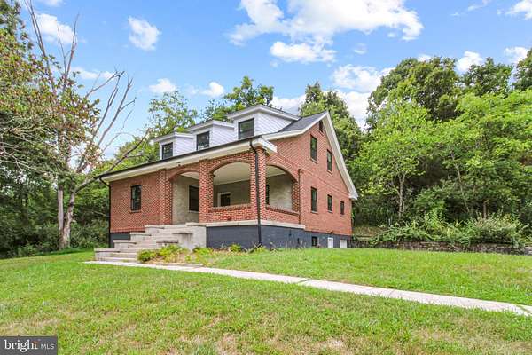 16.6 Acres of Land with Home for Sale in Natural Bridge Station, Virginia